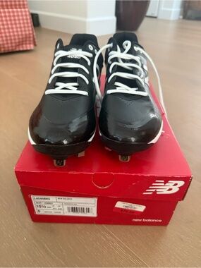 New Balance men’s shoes in original box